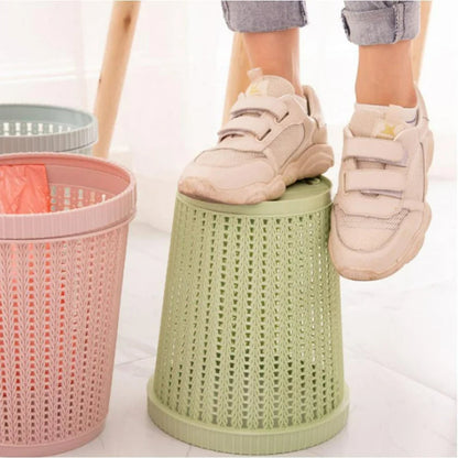 Bin with Integrated Bag Dispenser
